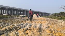 Warga Pertanyakan Jalan Desa Karya Indah Pasirnya Dikeruk Usai Proyek Selesai, Ada Apa? 