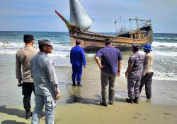 Kapal Imigran Ilegal Rohingya Ditemukan Bakamla RI Terapung di Laut