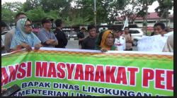 Warga Kepenuhan Rohul Demo, Desak Pj Gubernur Riau Tolak Terbitkan Izin PT AMR