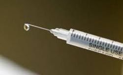Tepis Hoaks Pakar Sarankan Pejabat yang Pertama Disuntik Vaksin Covid-19, Warga; "Apakah Berani"?