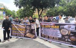 Demo Tunjangan Rumah Anggota DPRD Siak, Massa Desak Kejati Riau Turun Tangan