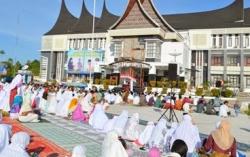 Serangkaian Kegiatan Idul Fitri Bupati Ali Mukhni