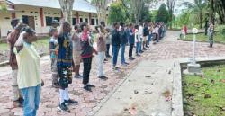 Siswa Siswi Baru SMP Katholik Kokonao Diajarkan Pelatihan Baris Berbaris