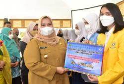 Kadisdik Kholijah : Ini Menjadi Contoh Yang Baik Untuk Guru Indonesia Mengajar