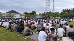 Ribuan Jemaah Hadiri Salat Iduladha 1446 H di Polda Riau