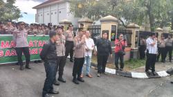 Puluhan Massa LSM Berantas Demo di Polda Riau, Desak Usut Tuntas Kematian Farisman Laia di Galian C Ilegal