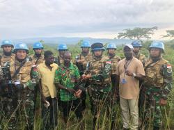 Pasukan Garuda di Afrika Kembali Peroleh Senjata Dari Masyarakat Lukungwe