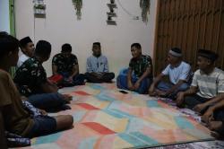 Hangat Silaturahmi Satgas TMMD ke 127 dan Warga Tuah Negeri di Malam Ramadhan