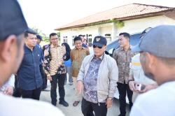 Bupati Bistamam Blusukan ke Bagan Batu, Tinjau Eks Terminal dan Sejumlah Jalan Rusak