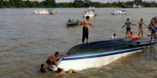 Speedboat 48 Penumpang Terbalik di Perairan Kaltara