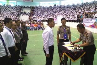 Ribuan Calon Polisi Teken Pakta Integritas