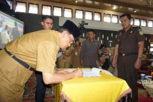 Bupati Inhu Tanda Tangan Nota Kesepahaman