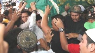 Jenazah Adelina Sau TKI Malaysia Disambut Haru Keluarga