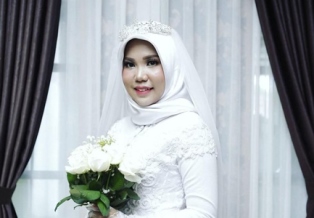 Calon Suami Jadi Korban Lion Air JT-610, Wanita ini Posting Foto Pernikahan Tanpa Mempelai Laki-laki