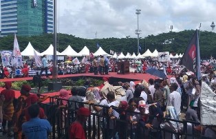 Capres Prabowo Ditunggu Ribuan Massa di Makasar